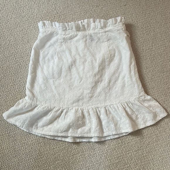 White Skirt - Picture 1 of 2
